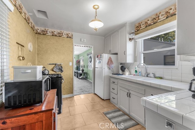 Detail Gallery Image 12 of 28 For 19612 Schoolcraft, Reseda,  CA 91335 - 3 Beds | 1 Baths