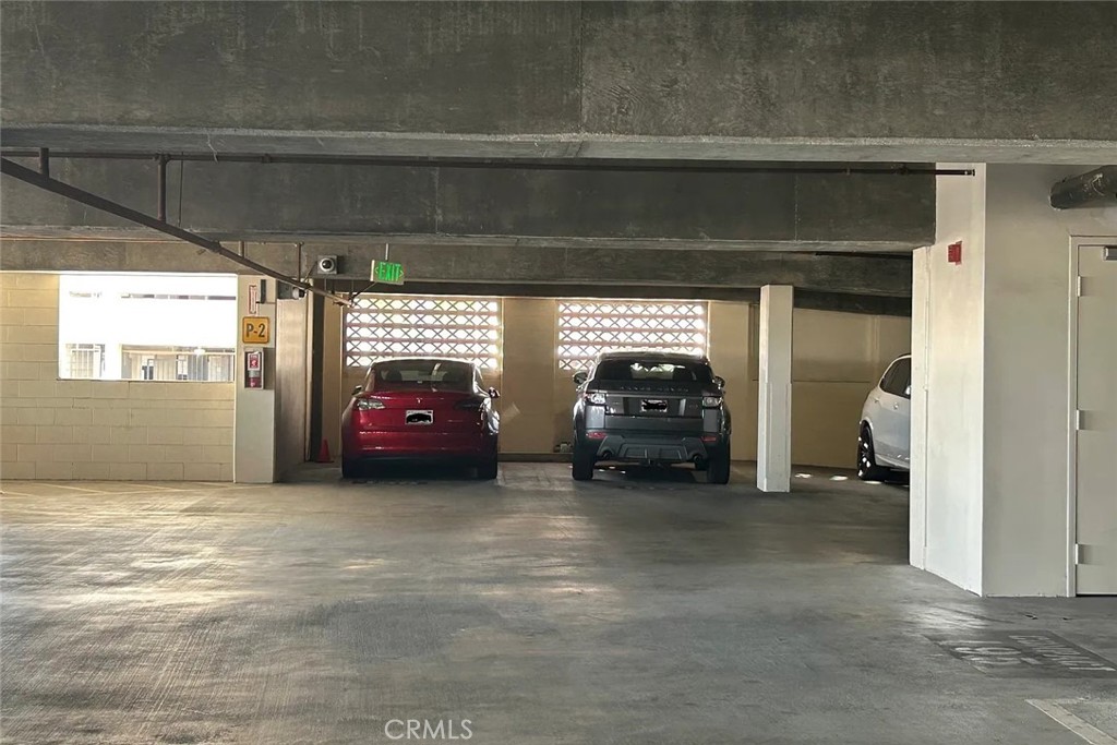 https://media.crmls.org/medias/c025e7cc-fc48-4688-8d26-cce438f1461f.jpg?preset=X-Large