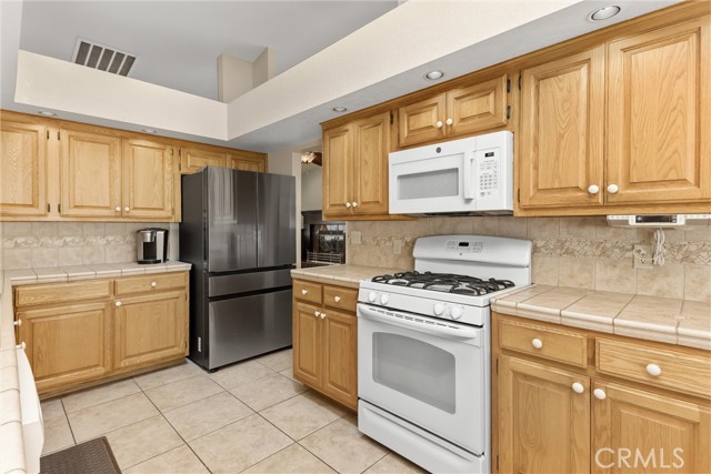 Detail Gallery Image 12 of 48 For 9551 Congressional, Desert Hot Springs,  CA 92240 - 2 Beds | 2 Baths