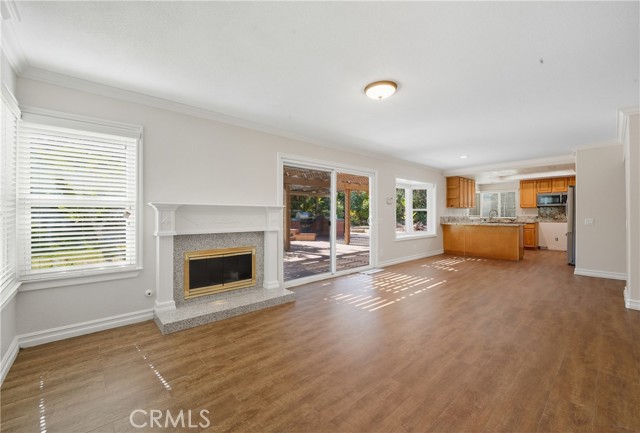 1372 Old Trail DR, Corona CA: https://media.crmls.org/medias/c026552f-110a-49d9-8822-f16288473ff8.jpg