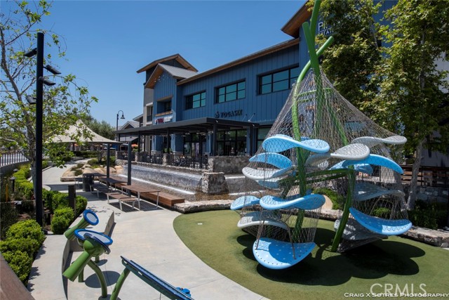 Detail Gallery Image 63 of 65 For 20552 Edgewood Ct, Chatsworth,  CA 91311 - 5 Beds | 5/1 Baths