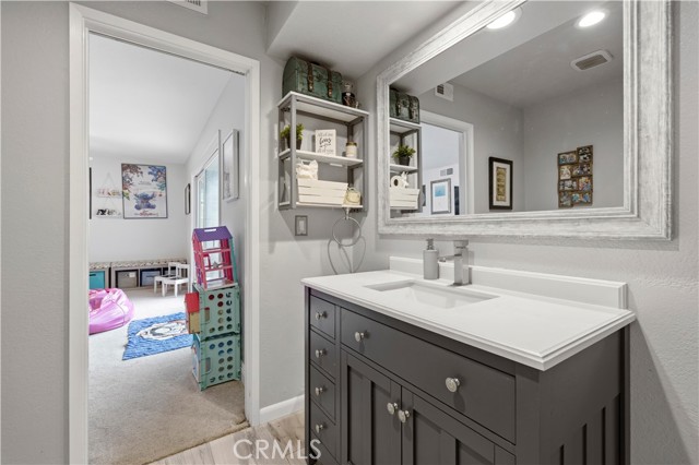 Detail Gallery Image 30 of 54 For 28442 Alder Peak, Canyon Country,  CA 91387 - 5 Beds | 3 Baths