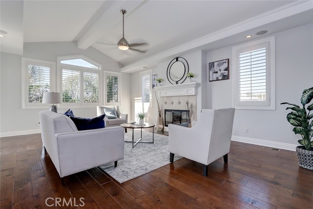 720 10th Street, Hermosa Beach, California 90254, 4 Bedrooms Bedrooms, ,3 BathroomsBathrooms,Residential,Sold,10th,SB21226543