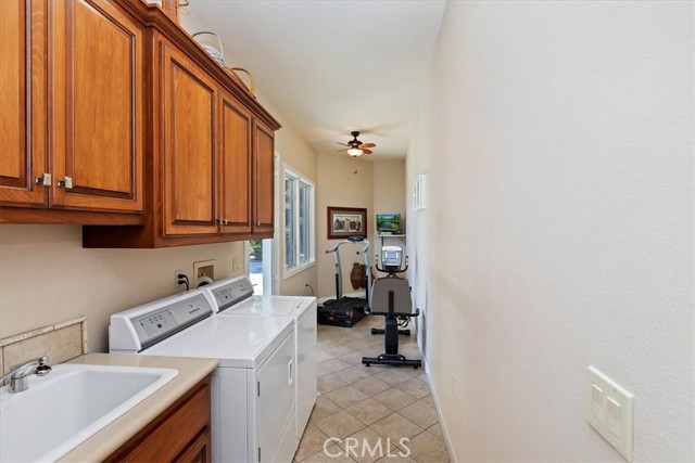 Detail Gallery Image 30 of 70 For 5606 Royal Ridge Ct, Riverside,  CA 92506 - 3 Beds | 3/1 Baths