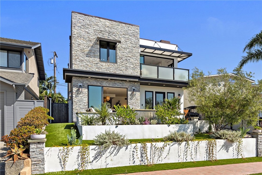 145 W Avenida Cadiz