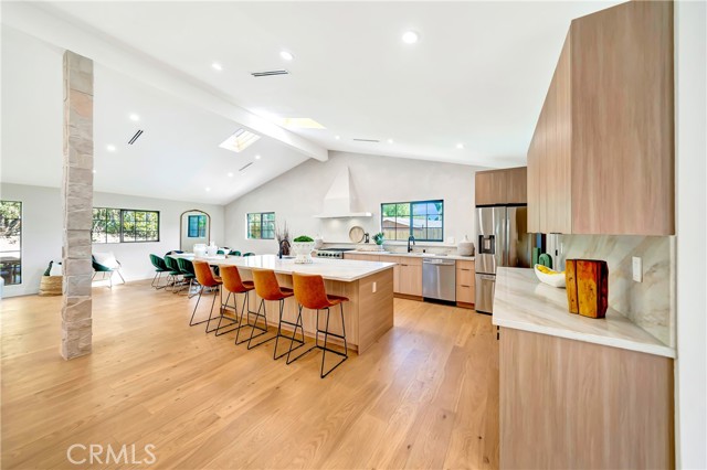 5534 Pattilar Avenue, Woodland Hills CA: https://media.crmls.org/medias/c0293d9f-3c03-4e6f-abe5-ad81734cb191.jpg