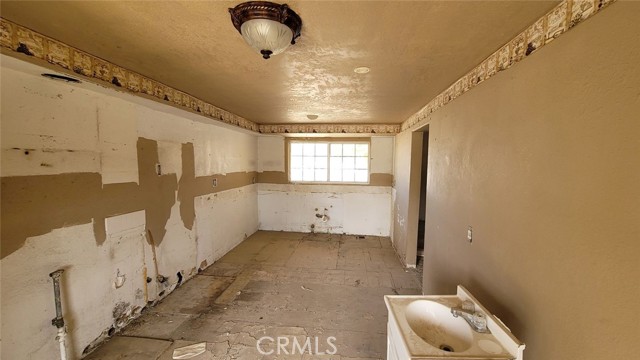 Detail Gallery Image 6 of 23 For 10349 E Avenue T, Littlerock,  CA 93543 - 4 Beds | 3 Baths