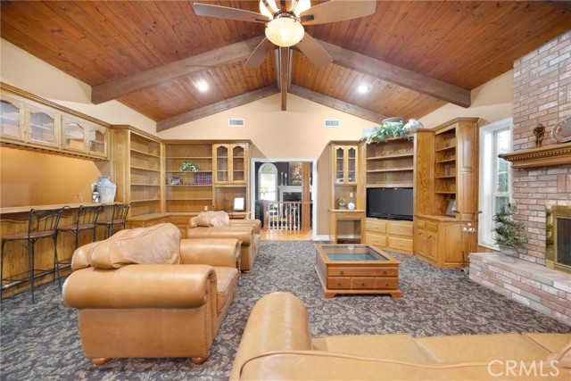Detail Gallery Image 9 of 72 For 8905 Saint Cloud Ln, Bakersfield,  CA 93311 - 4 Beds | 4/1 Baths