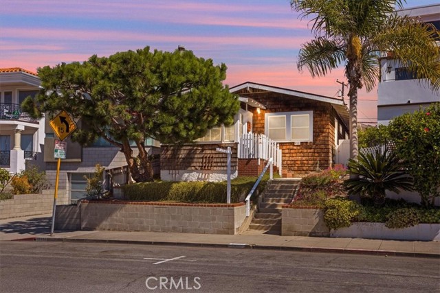 2122 Monterey Boulevard, Hermosa Beach, California 90254, 2 Bedrooms Bedrooms, ,2 BathroomsBathrooms,Residential,Sold,Monterey,PW23185257