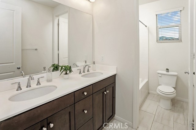 Detail Gallery Image 8 of 11 For 271 Rose St, Fillmore,  CA 93015 - 4 Beds | 4/1 Baths
