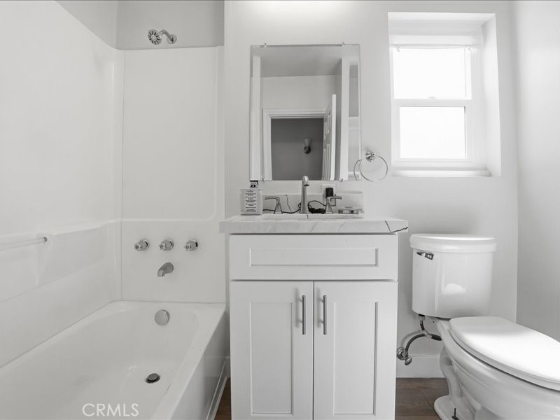 https://media.crmls.org/medias/c02b2bda-7770-40ac-b228-22c38fd61e30.jpg?preset=X-Large