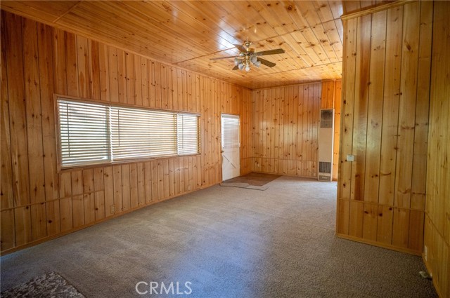 Detail Gallery Image 4 of 23 For 2462 Spring Dr, Running Springs,  CA 92382 - 3 Beds | 1 Baths