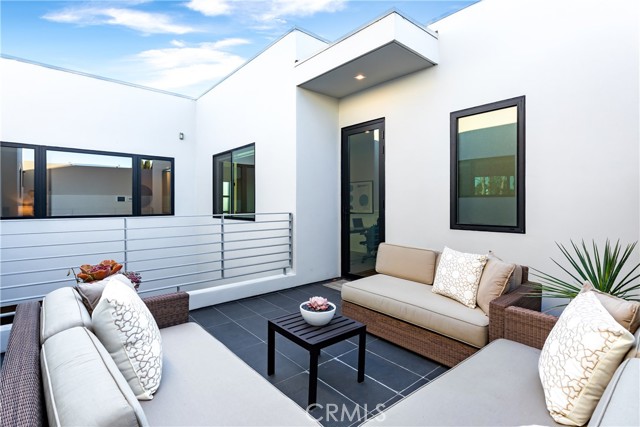 Detail Gallery Image 40 of 49 For 4175 Greenbush Ave, Sherman Oaks,  CA 91423 - 5 Beds | 6 Baths