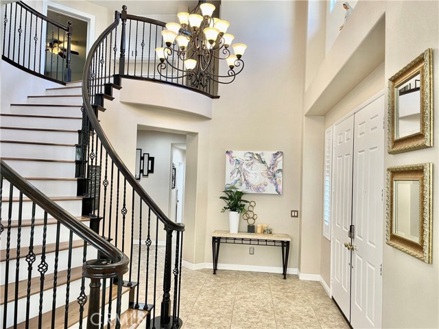 Detail Gallery Image 4 of 57 For 8004 Palm View Ln, Riverside,  CA 92508 - 6 Beds | 4/1 Baths