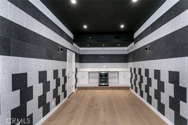 6037 Little Oak Lane, Woodland Hills CA: https://media.crmls.org/medias/c02ddef2-ba01-4dca-a3c3-9b83232c6d82.jpg