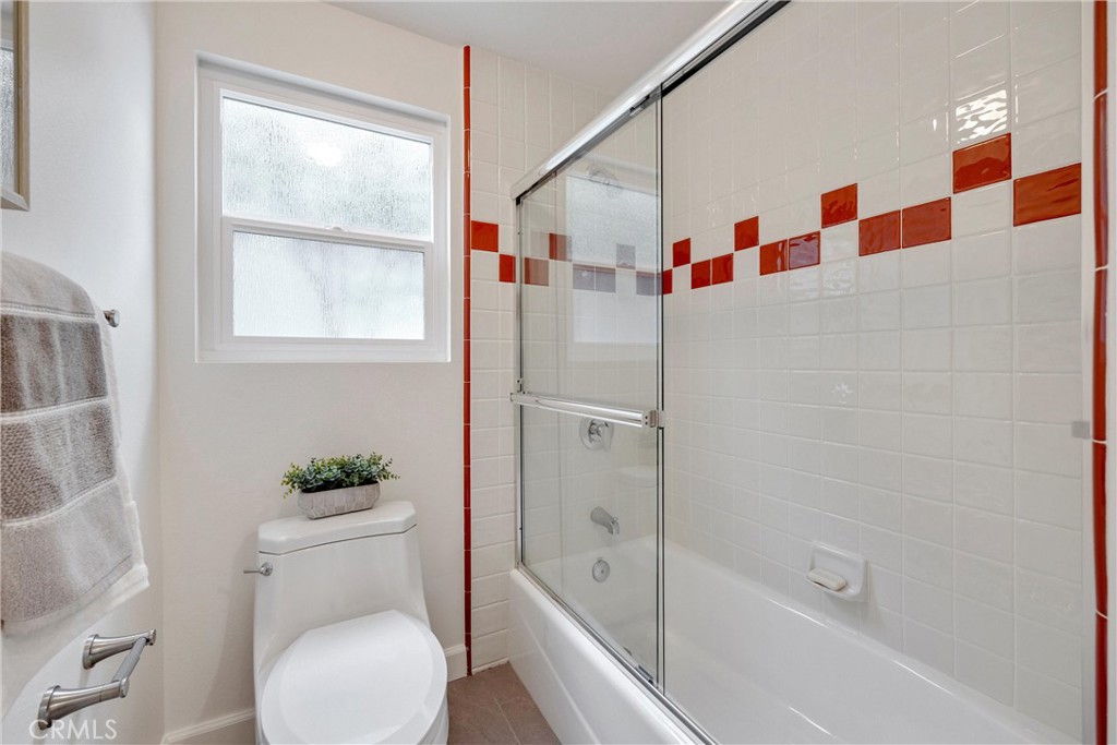 MLS #OC25132194 image #12