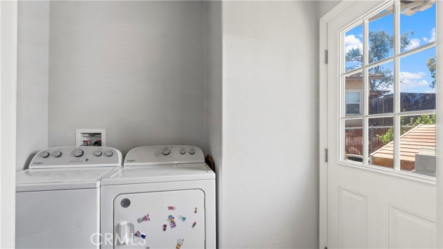 300 Ellis Street, Lake Elsinore CA: https://media.crmls.org/medias/c02e19e4-c636-4267-b065-4971524c6535.jpg