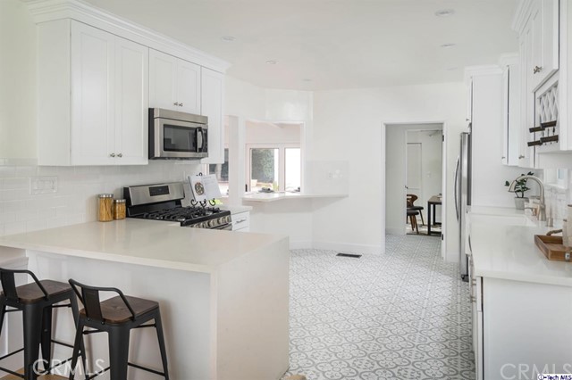 2 Bed Home for Sale in Toluca Lake, California