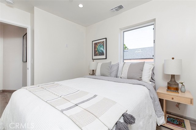 Detail Gallery Image 20 of 36 For 1754 N Berendo St #B,  Los Angeles,  CA 90027 - 3 Beds | 2/1 Baths