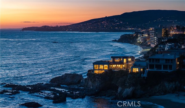 1901 Ocean Way, Laguna Beach CA: https://media.crmls.org/medias/c03005e5-55b8-4869-a067-d4b5635bd5e6.jpg