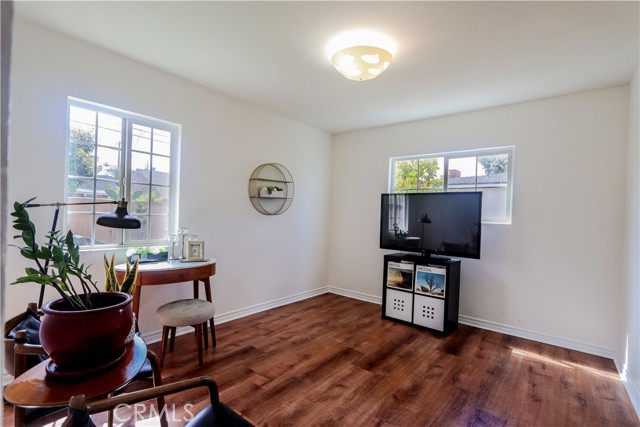 Detail Gallery Image 18 of 28 For 1009 Fairlawn St, Santa Ana,  CA 92703 - 3 Beds | 1/1 Baths