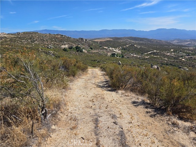 8 Centernnial Street, Aguanga CA: https://media.crmls.org/medias/c030cc7d-351c-43b9-9447-15929f349758.jpg