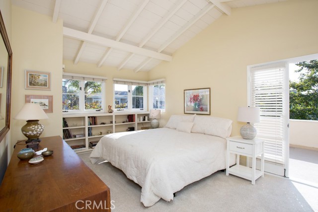 Detail Gallery Image 10 of 17 For 61 Beacon Bay, Newport Beach,  CA 92660 - 4 Beds | 2 Baths