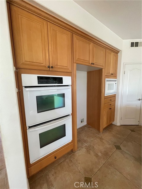 1321 Kendra Lane, Upland CA: https://media.crmls.org/medias/c03136e6-82aa-4de6-a9a7-29dfbc8bb51b.jpg
