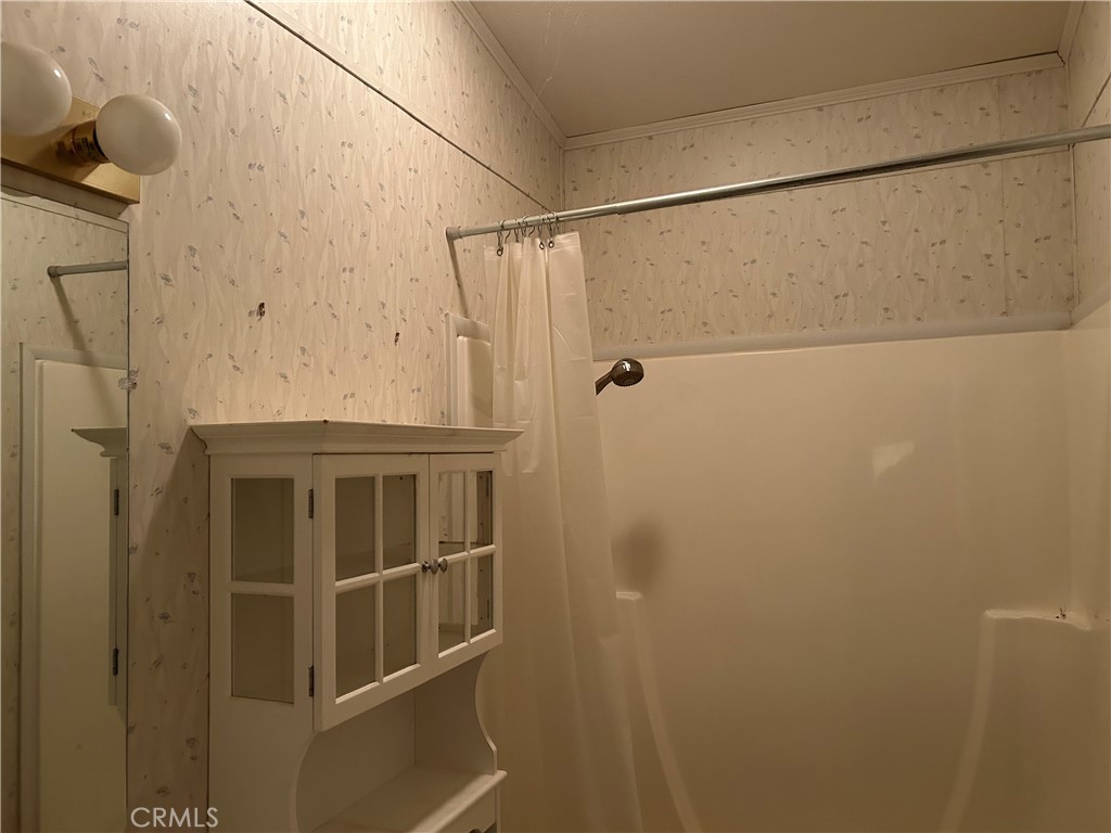 https://media.crmls.org/medias/c031aa88-0a02-4e4e-b92e-416010931848.jpg?preset=X-Large
