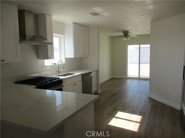13325 Hermano Way, Desert Hot Springs CA: https://media.crmls.org/medias/c031bbb5-d12f-44d9-9e75-870ccb9d4942.jpg