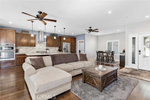 425 Sandalwood, Calimesa CA: https://media.crmls.org/medias/c031f5d2-e3e0-41a3-a5ea-b95f7121be8b.jpg