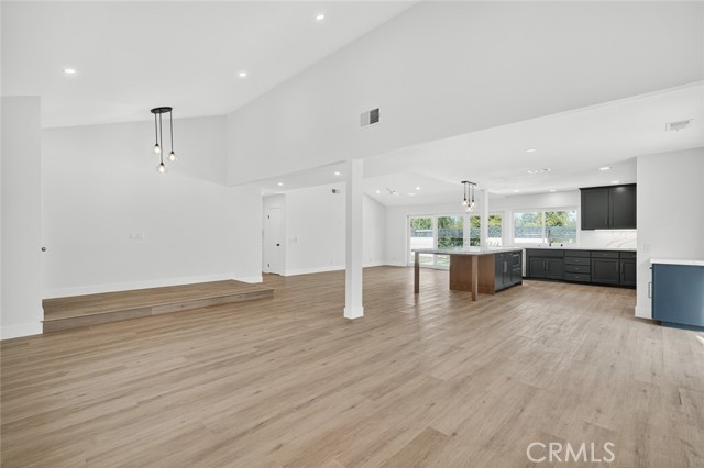 Detail Gallery Image 4 of 28 For 2257 Glastonbury, Westlake Village,  CA 91361 - 4 Beds | 2 Baths