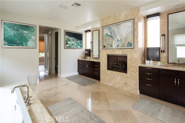 Detail Gallery Image 15 of 19 For 226 Morning Canyon Rd, Corona Del Mar,  CA 92625 - 4 Beds | 4/2 Baths