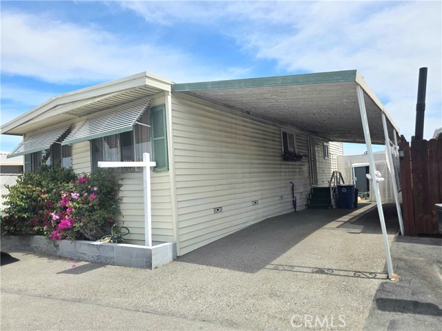 6257 E Golden Sands Drive, Long Beach CA: https://media.crmls.org/medias/c0332e50-ae59-4933-b73c-24691d0257ce.jpg