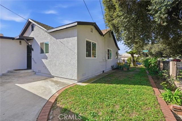 Detail Gallery Image 36 of 44 For 2101 S Hickory, Santa Ana,  CA 92707 - 3 Beds | 2 Baths