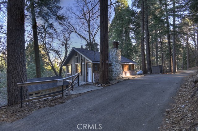 687 Spring, Cedarpines Park CA: https://media.crmls.org/medias/c033837f-ae54-4472-aa6b-08408a4148bc.jpg