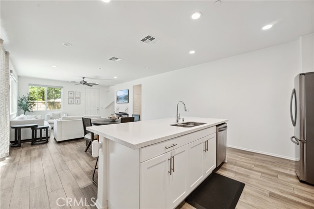 Detail Gallery Image 14 of 45 For 148 Camden Ct, Perris,  CA 92571 - 3 Beds | 2/1 Baths