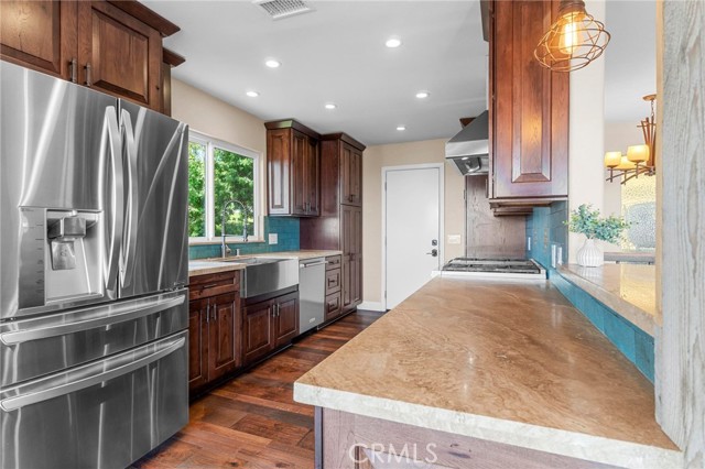 8525 Calle Carabe, Rancho Cucamonga CA: https://media.crmls.org/medias/c0349837-e420-4553-98ad-9add00bc7718.jpg