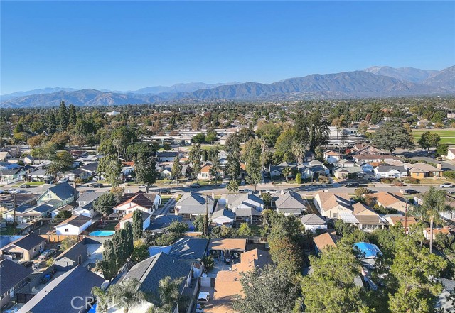 656 E Columbia, Pomona CA: https://media.crmls.org/medias/c034fcc4-b3d5-4c40-8555-ba1dbd9e8a67.jpg