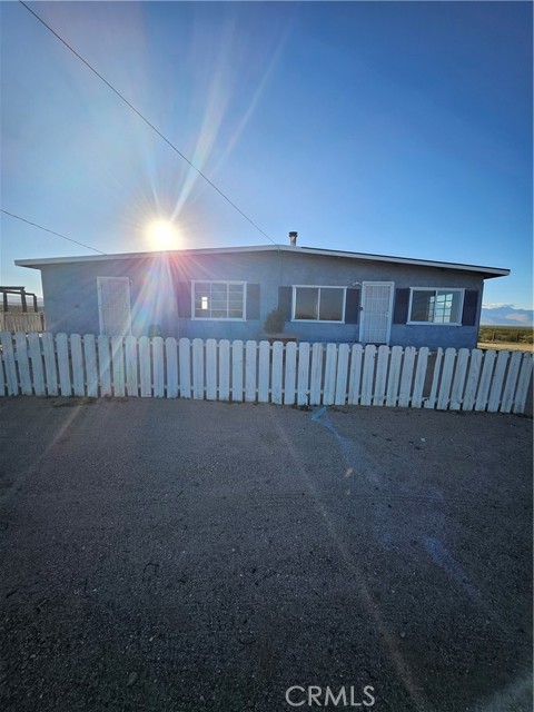 2352 S Jacks Ranch Drive, Ridgecrest CA: https://media.crmls.org/medias/c035080b-6537-438f-b9c5-bca828d222bd.jpg
