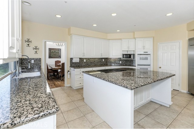 24736 Wooded Vista, West Hills CA: https://media.crmls.org/medias/c03530c8-abfa-4905-a312-e6373f374dff.jpg