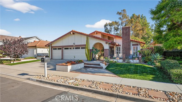 Detail Gallery Image 2 of 53 For 20972 Calle Celeste, Lake Forest,  CA 92630 - 4 Beds | 2 Baths