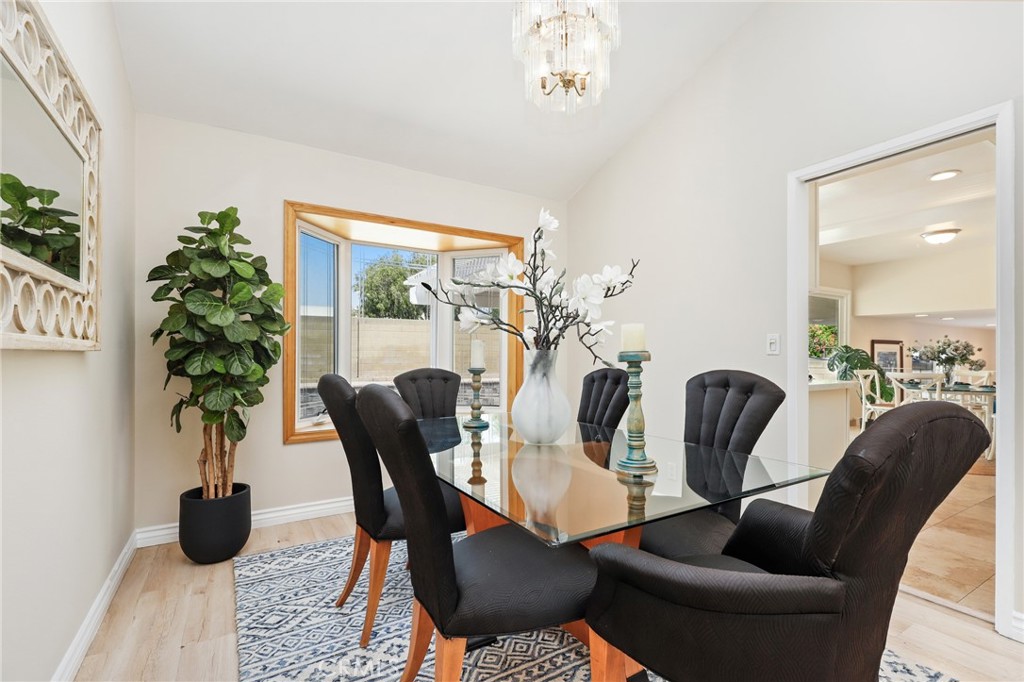 MLS #OC25173182 img 6