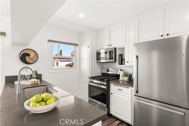 Detail Gallery Image 10 of 44 For 6661 Yucca Ave, Rialto,  CA 92376 - 3 Beds | 2 Baths