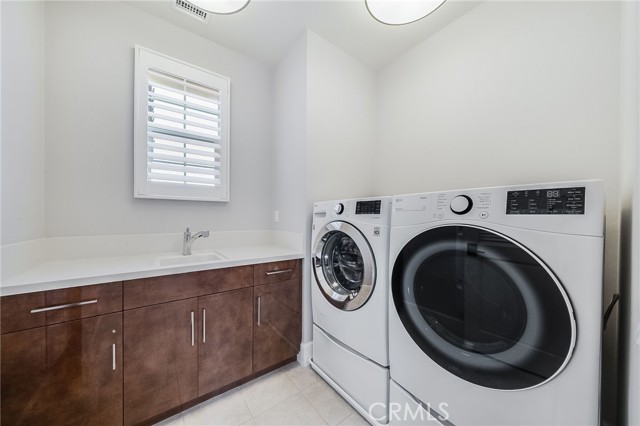 Detail Gallery Image 30 of 45 For 212 Parkwood, Irvine,  CA 92620 - 4 Beds | 4/1 Baths