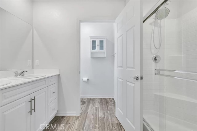 Detail Gallery Image 6 of 20 For 14700 Sherman, Van Nuys,  CA 91405 - 4 Beds | 3/1 Baths