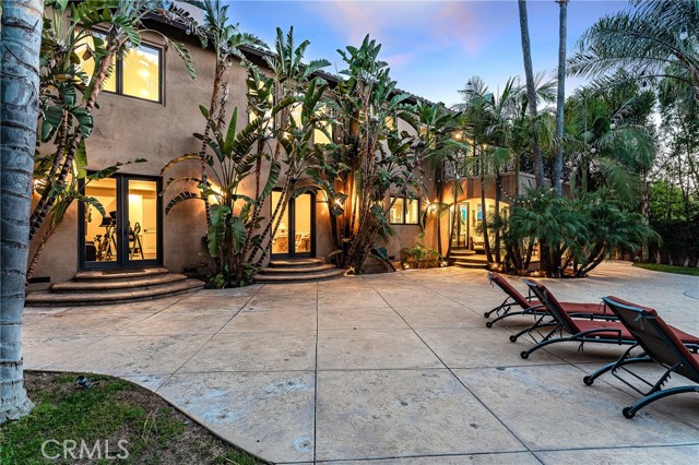 23115 Erwin Street, Woodland Hills CA: https://media.crmls.org/medias/c036c033-18aa-4053-9d63-ccfcb0ce461b.jpg