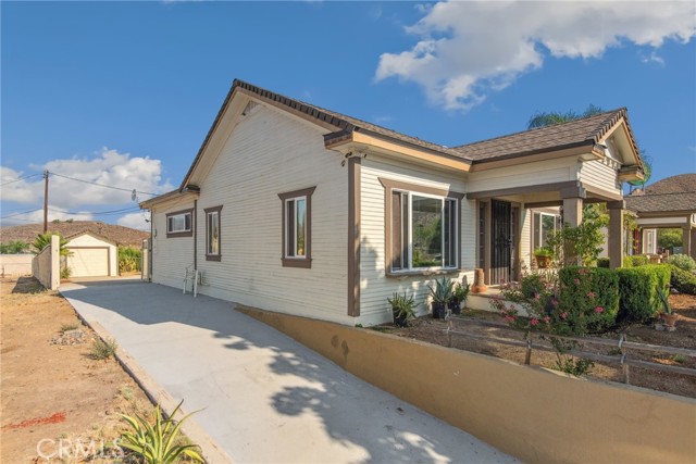 Detail Gallery Image 2 of 21 For 509 N Main St, Lake Elsinore,  CA 92530 - 3 Beds | 2 Baths