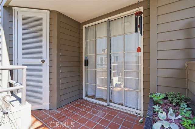 Image 16 of 26 For 2364 Duane Street 5