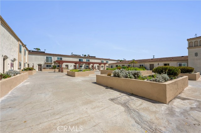Detail Gallery Image 4 of 36 For 120 S Francisca Ave #6,  Redondo Beach,  CA 90277 - 2 Beds | 2 Baths
